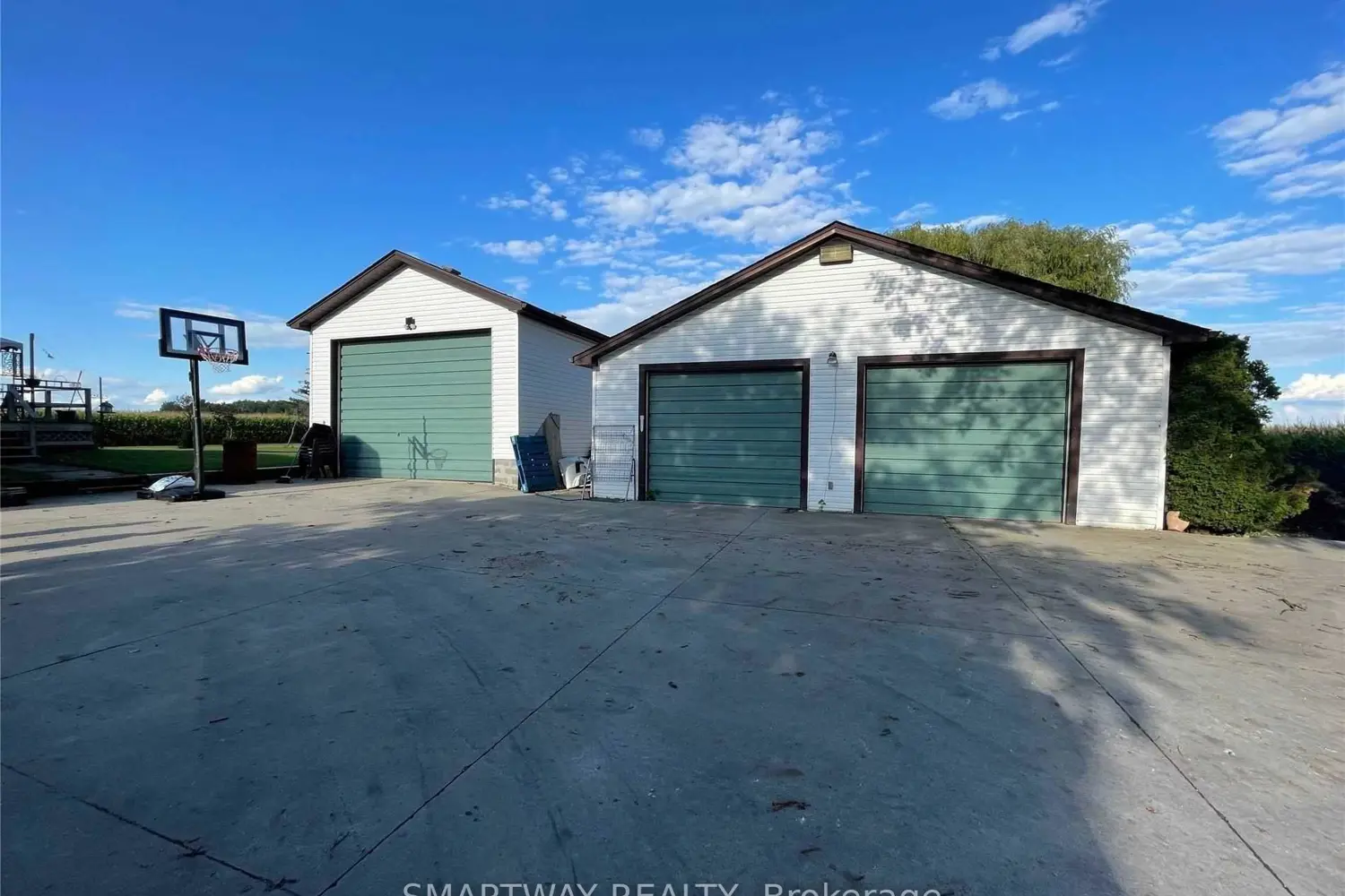 21436 Highbury Avenue photo 2