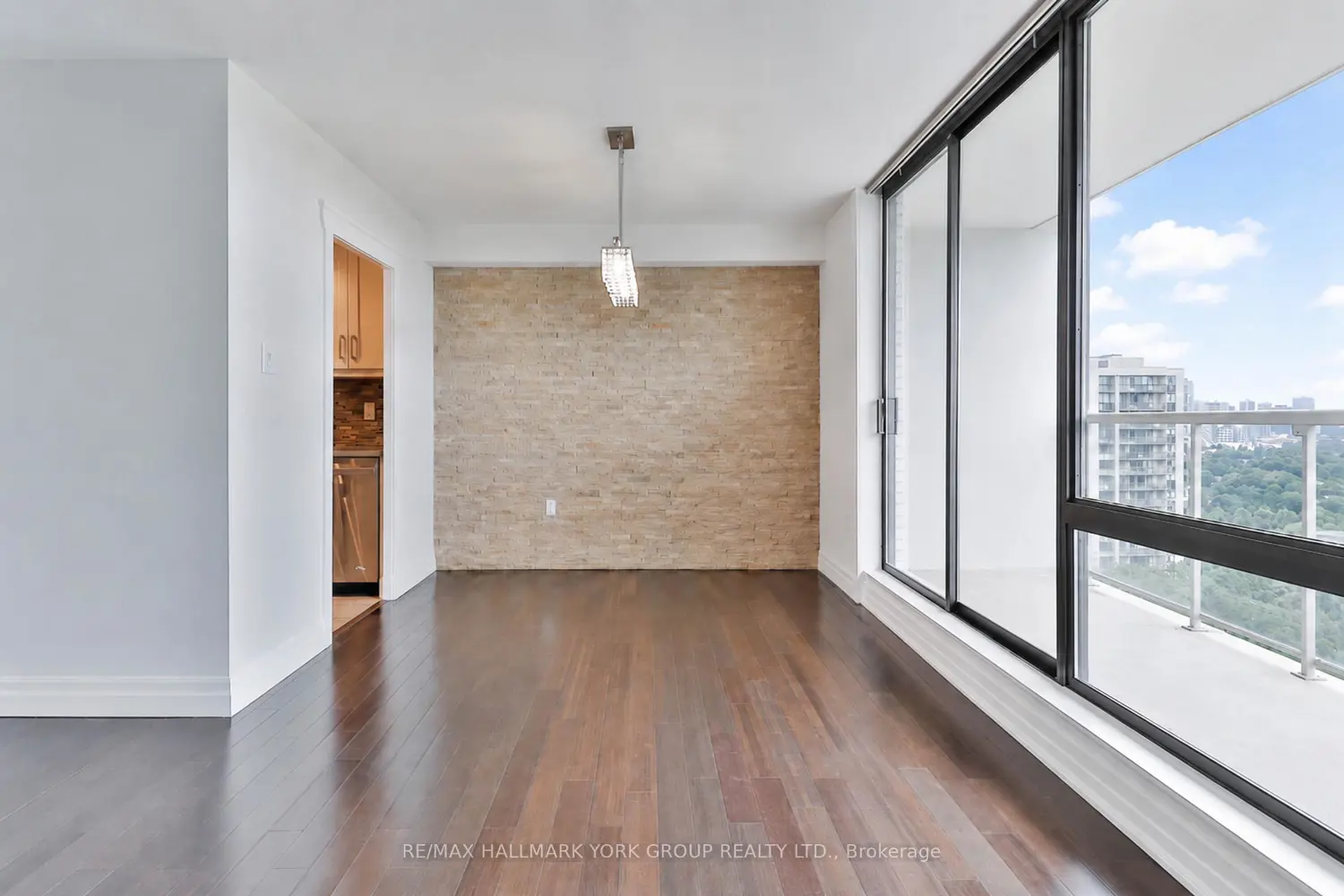 177 Linus Road 1607 photo 3