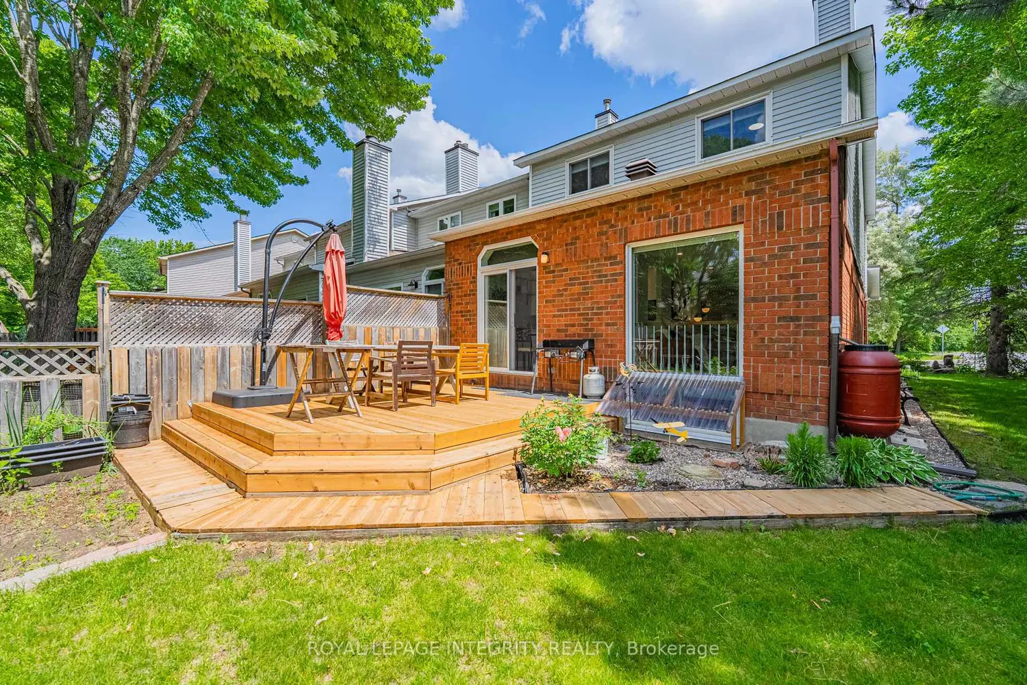 208 Blackdome Crescent photo 4