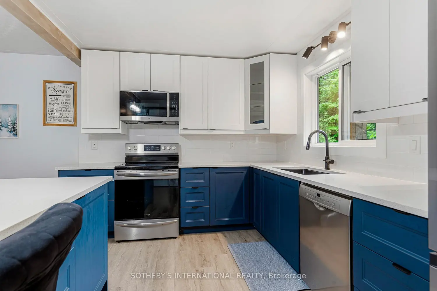 8690 Kyle Road photo 2