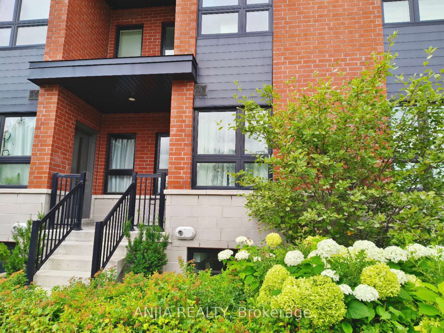 110-2100 Bridletowne Circle, Toronto, ON, M1W 2L1