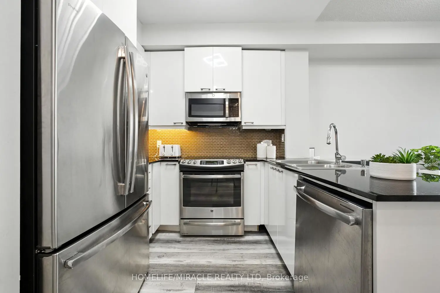1328 Birchmount Road 607