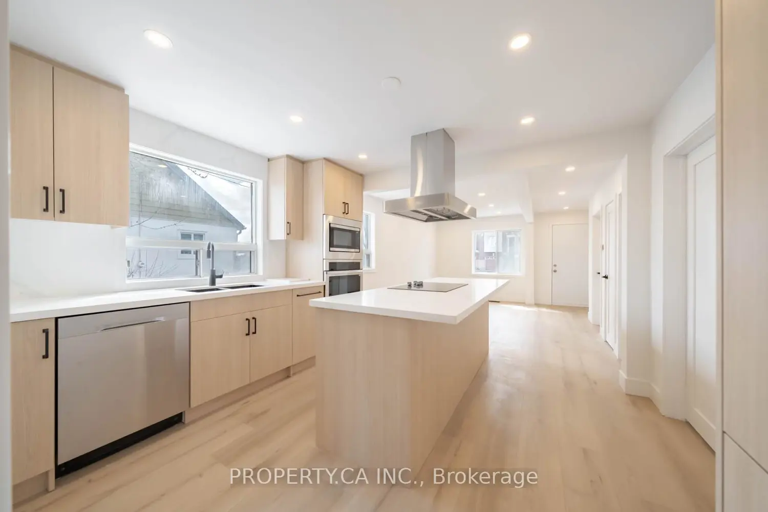 46 Mcmurchy Avenue photo 3
