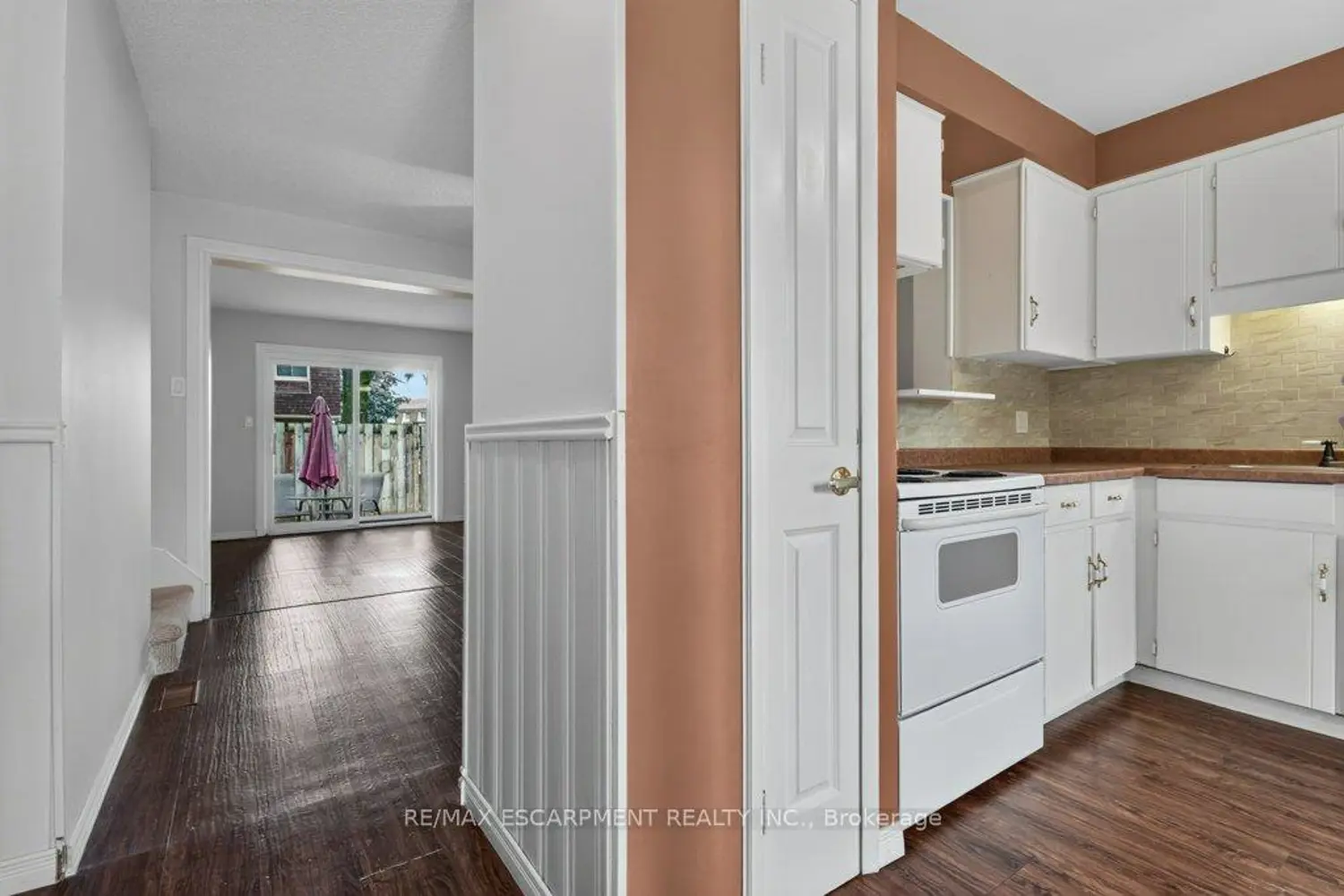 75 Ventura Drive 1 photo 4