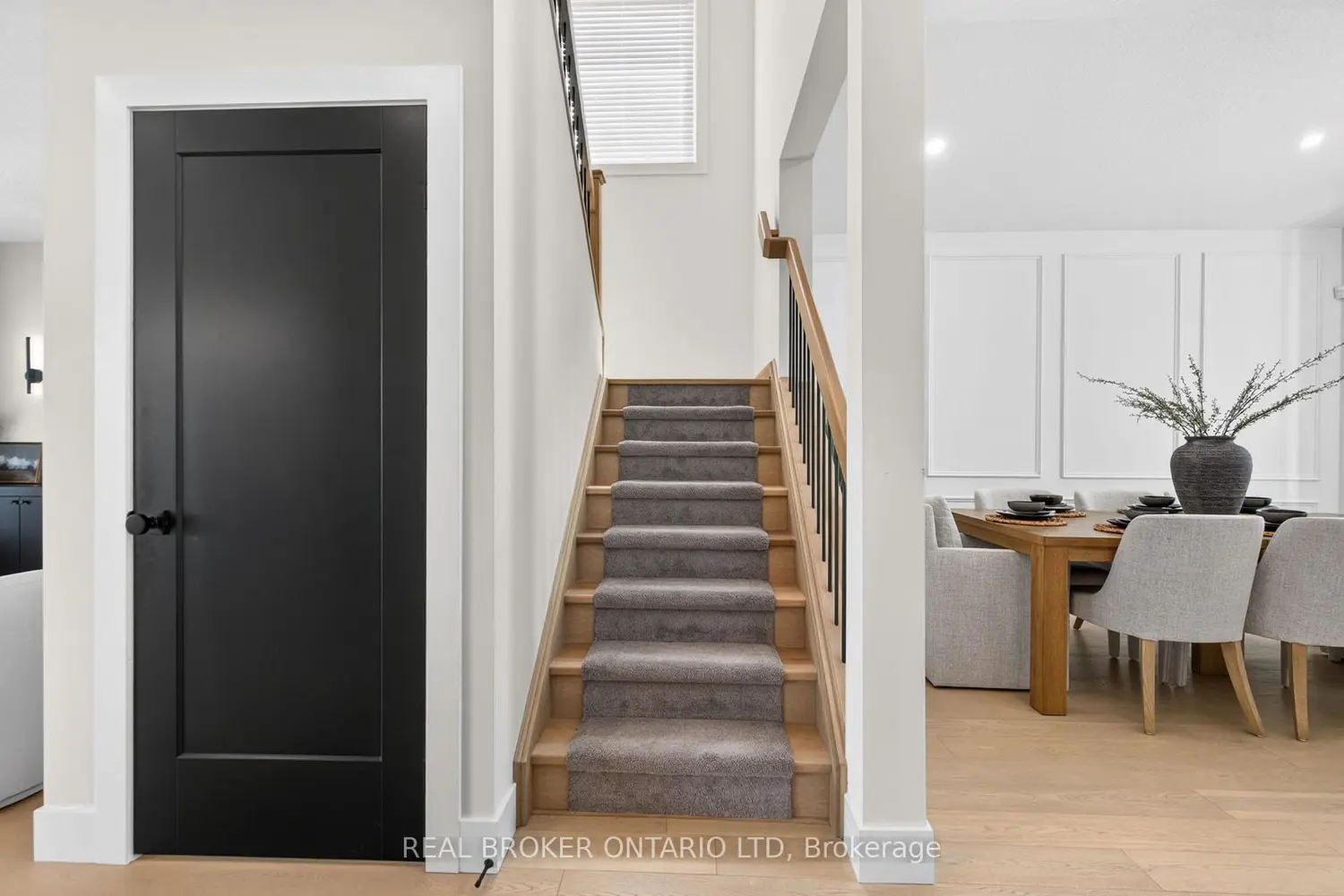 77 Daventry Way photo 3