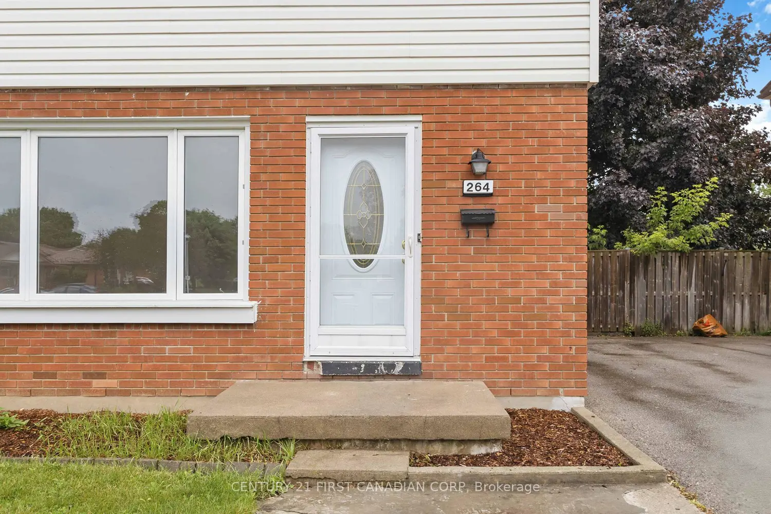 264 Admiral Drive photo 3