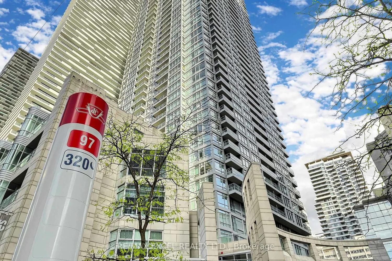 2191 Yonge Street 3111 photo 2