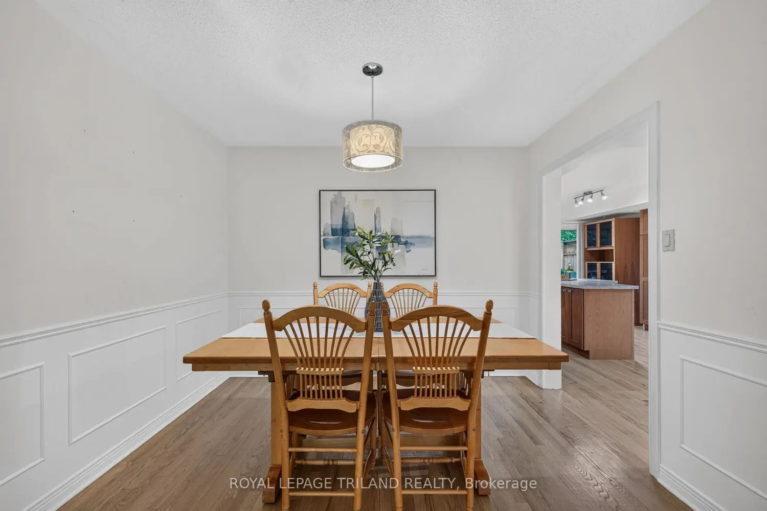 810 Maitland Street 34 photo 4