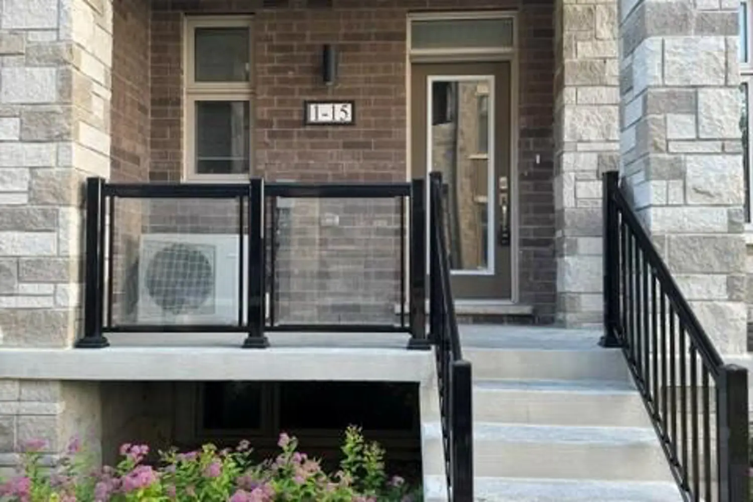 15 Fieldridge Crescent 1 photo 2