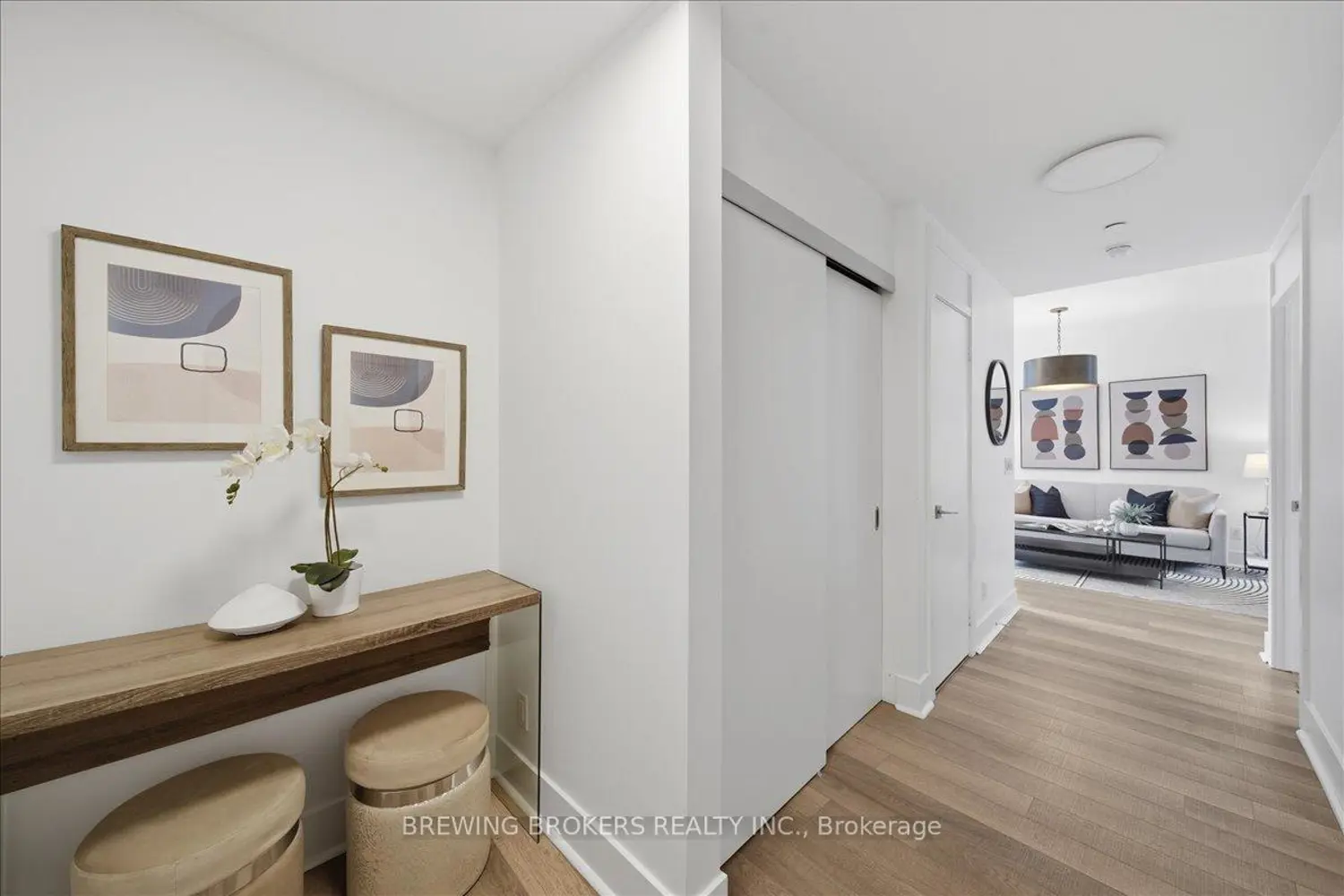 32 Davenport Road 416 photo 2