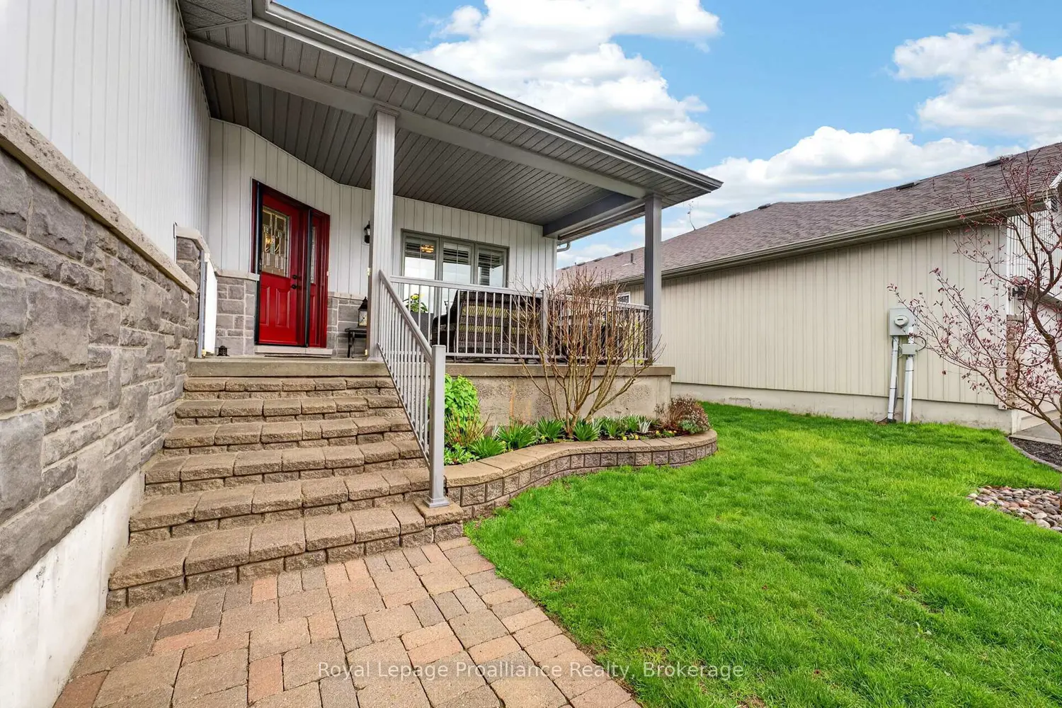 4 Merrill Drive photo 3