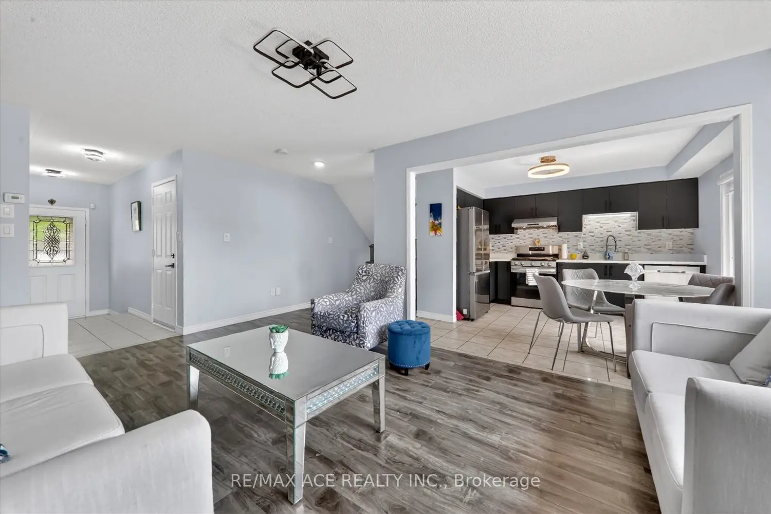56 Unsworth Crescent photo 5