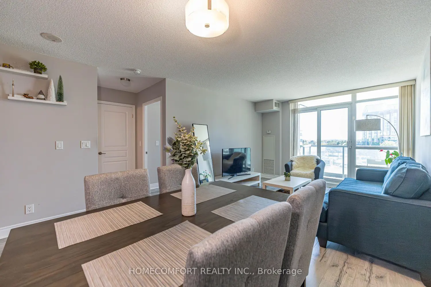 55 South Town Centre Boulevard 517 photo 5