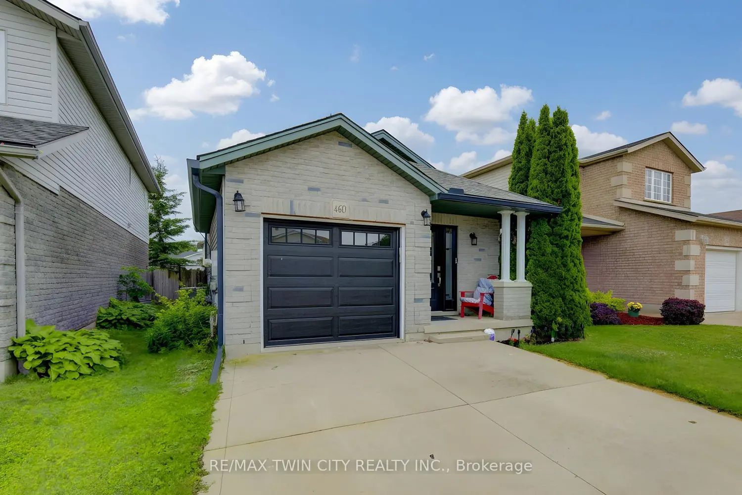 460 Langlaw Drive photo 3