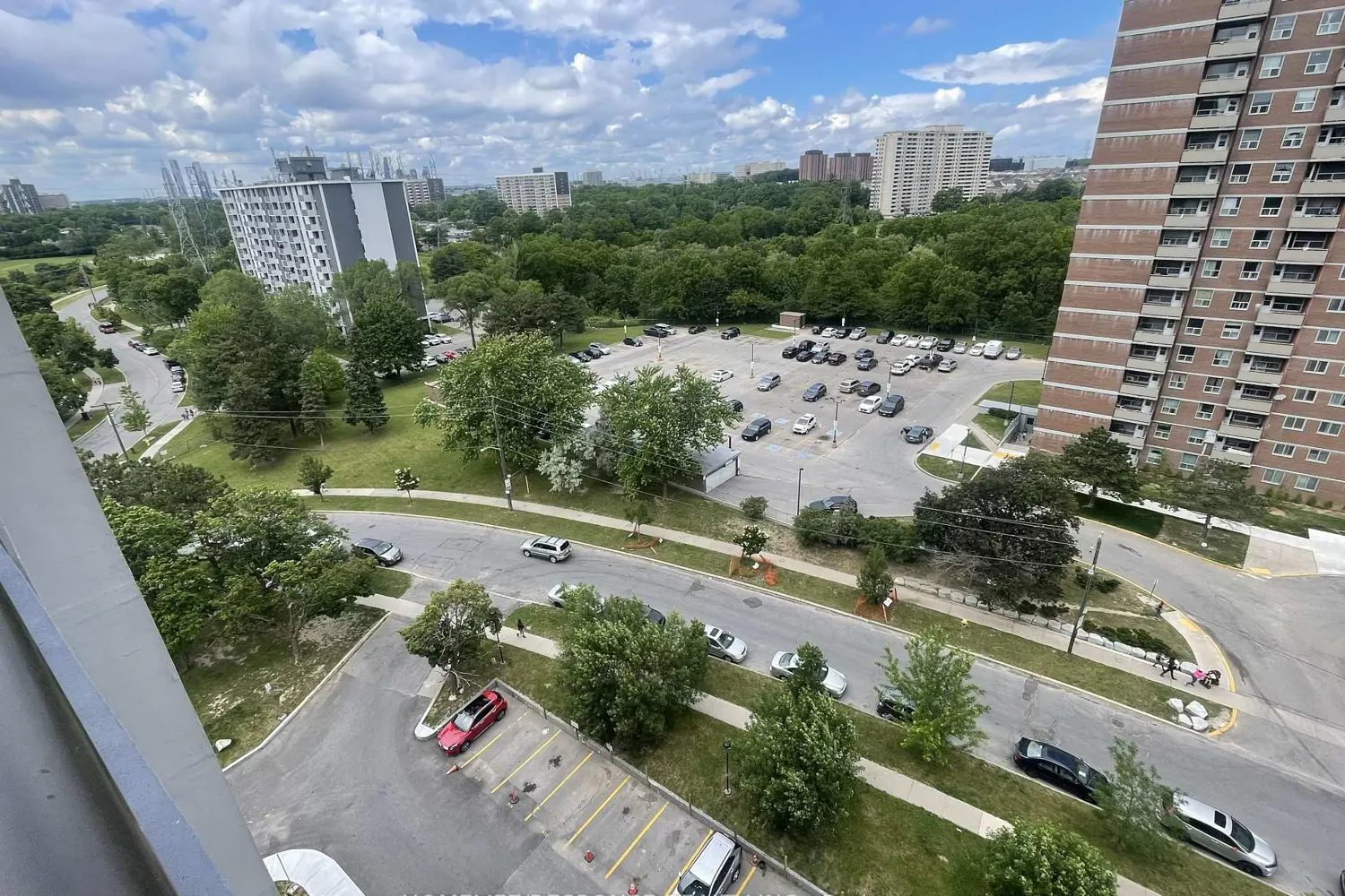 10 Tobermory Drive 1203 photo 3