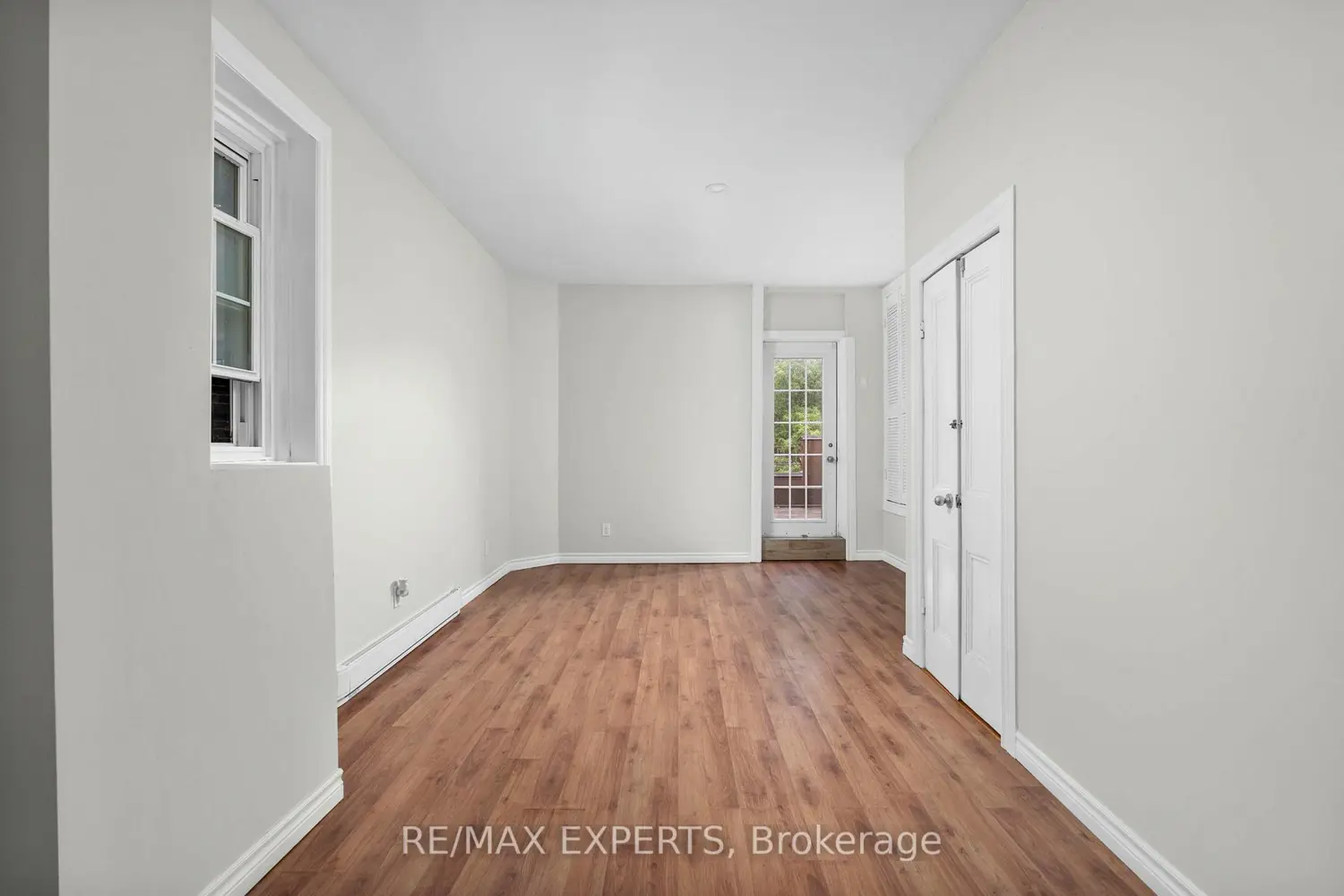 382 Bathurst Street photo 3