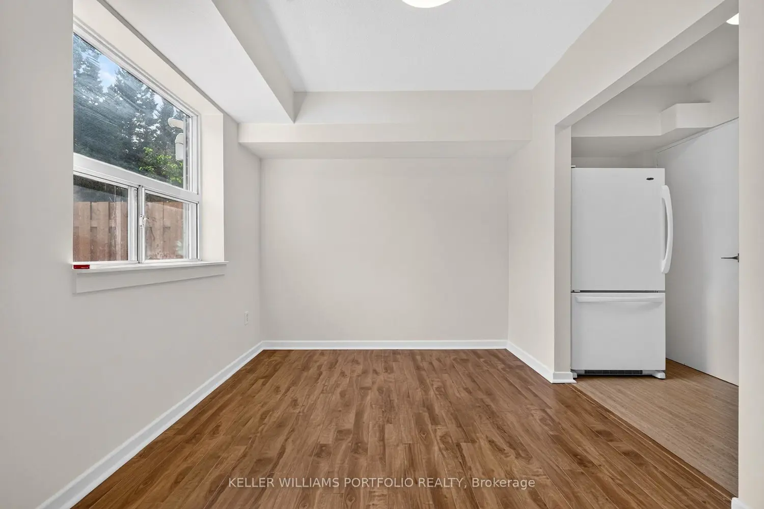 483 Claridge Road 11 photo 5