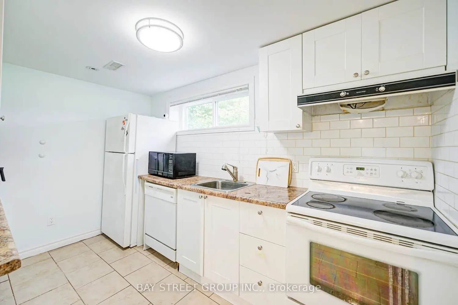 125 Connaught Avenue photo 5