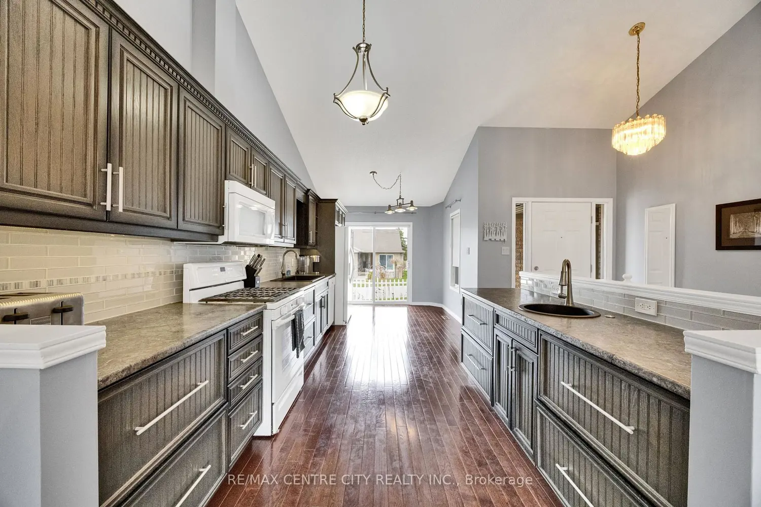 861 Shelborne Street 21 photo 4