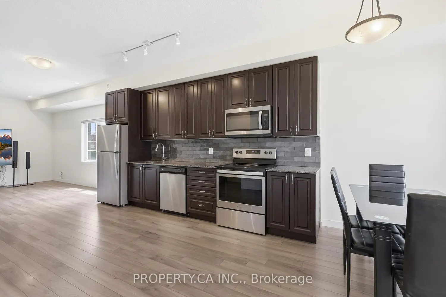 7 Forbes Avenue photo 4