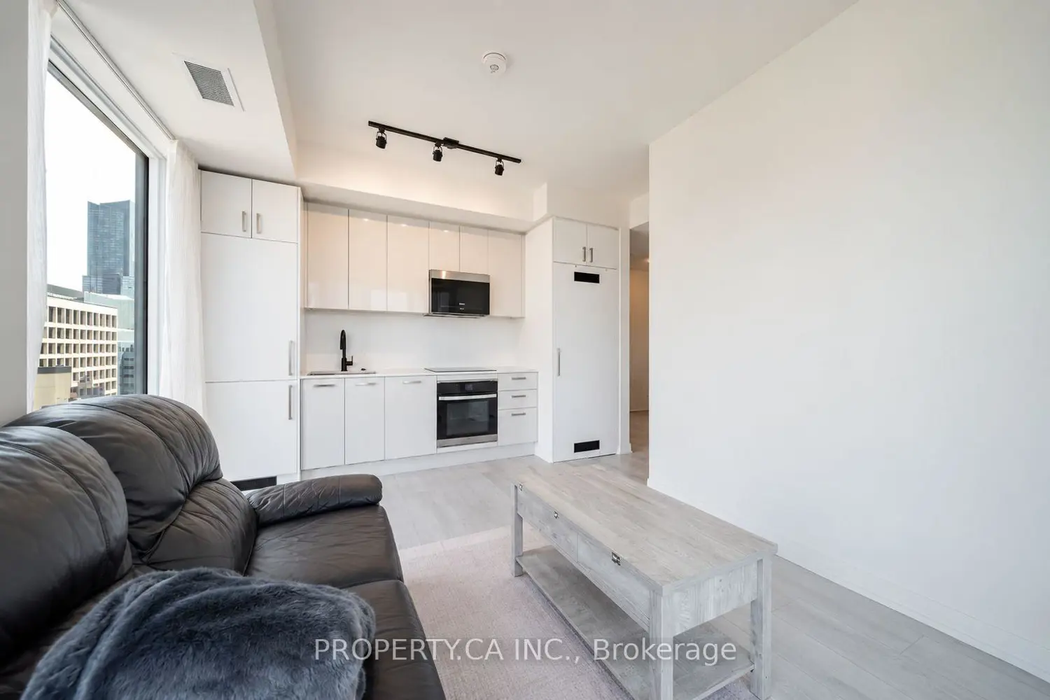 280 Dundas Street 1702 photo 5