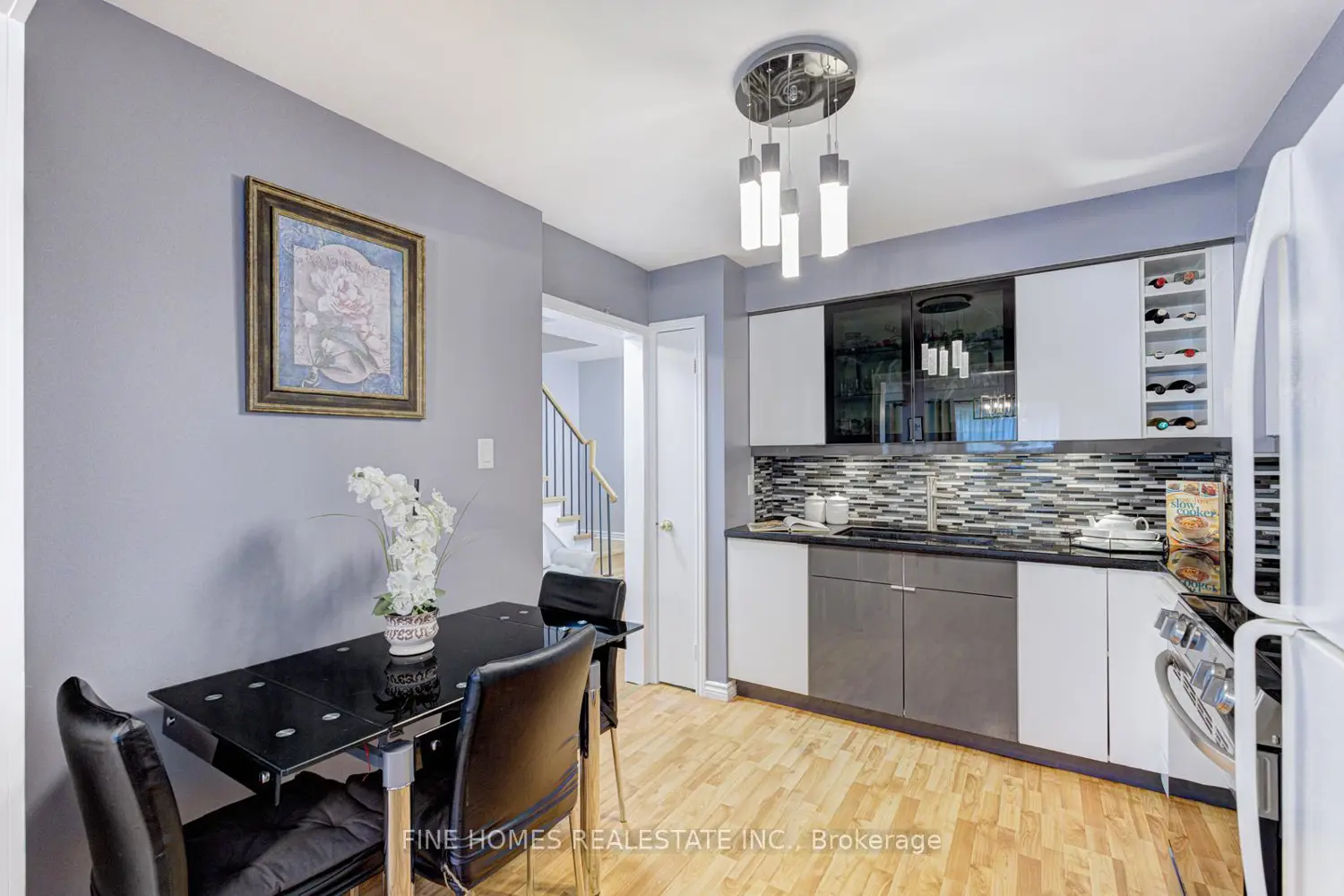 302 Maciver Boulevard photo 4