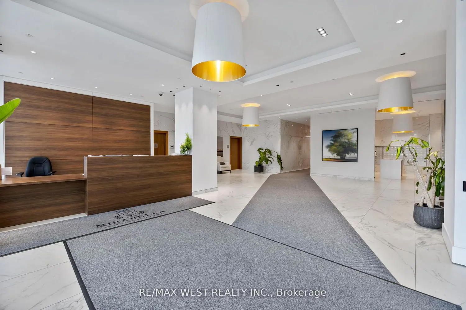 1928 Lake Shore Boulevard 3902