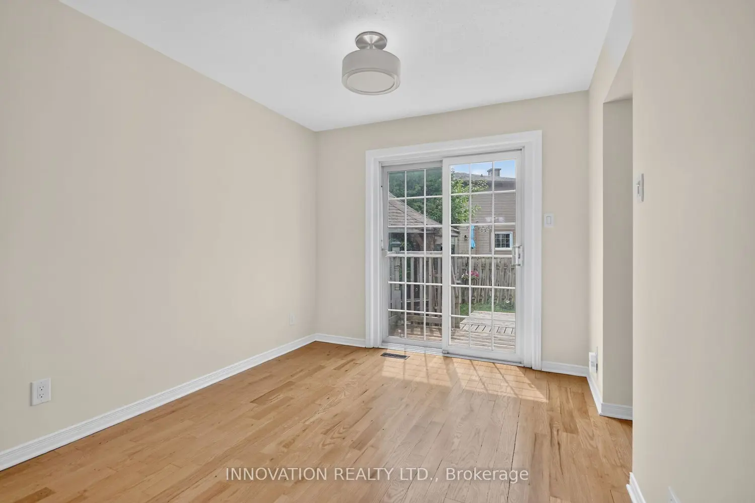 85 Hewitt Way photo 3