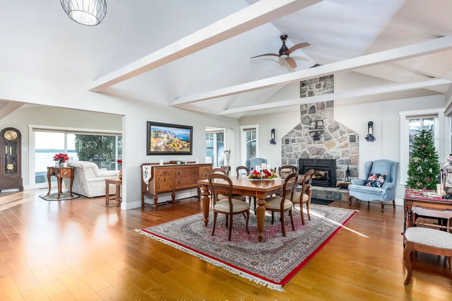 48 Maple Avenue photo 4