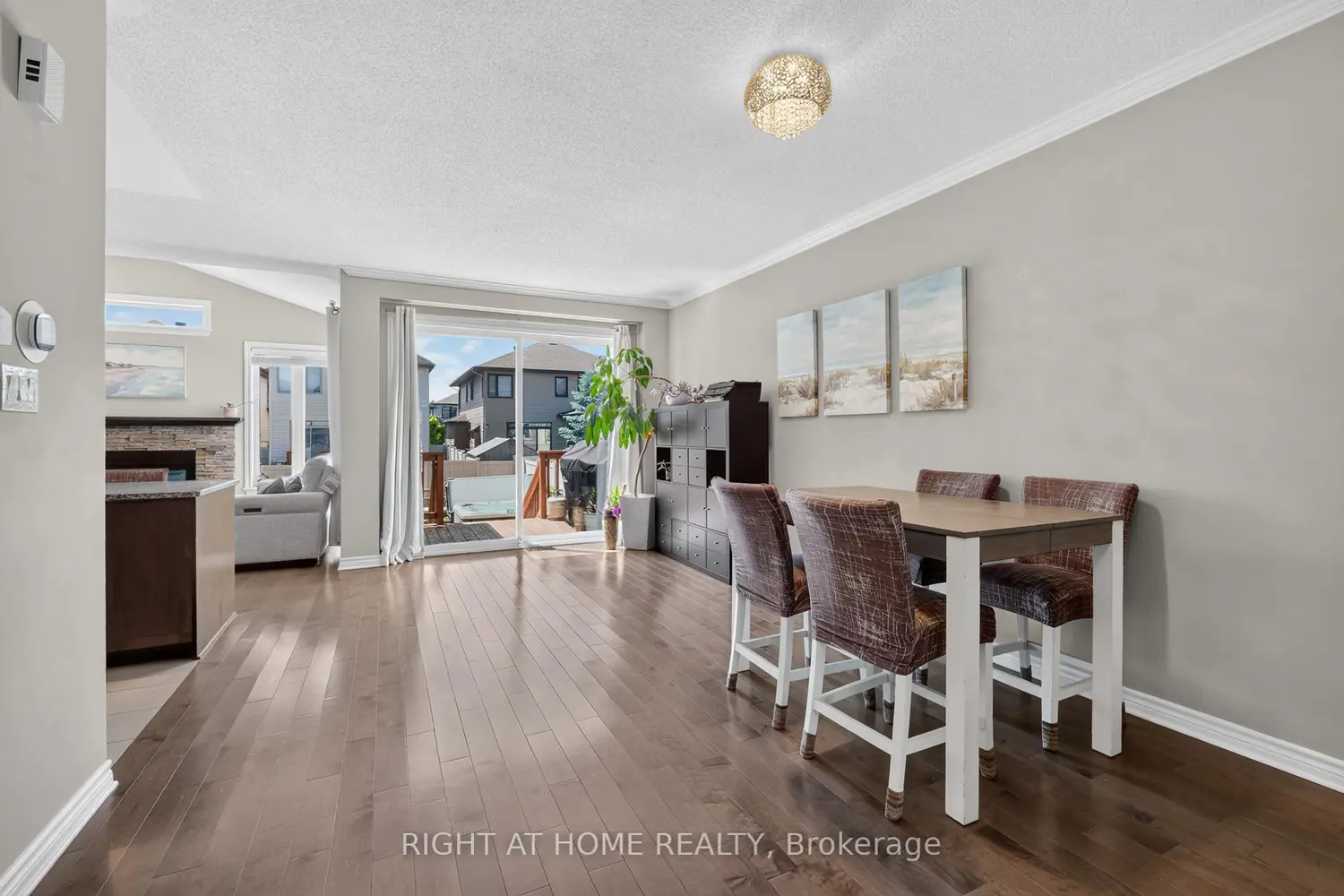 207 Mareth Way photo 3