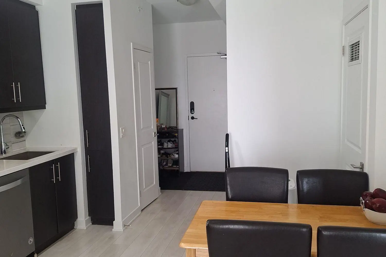85 Oneida Crescent 1806 photo 5