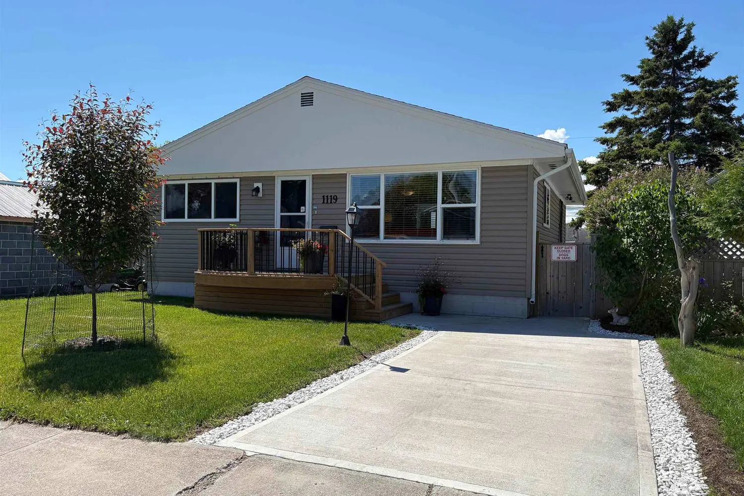 1119 Third Street photo 2