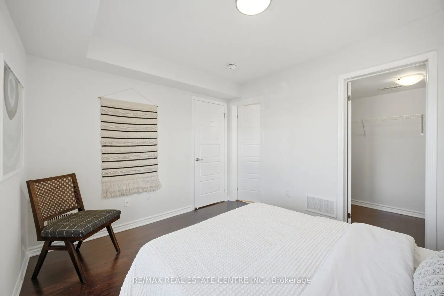 1000 Asleton Boulevard 165 photo 2
