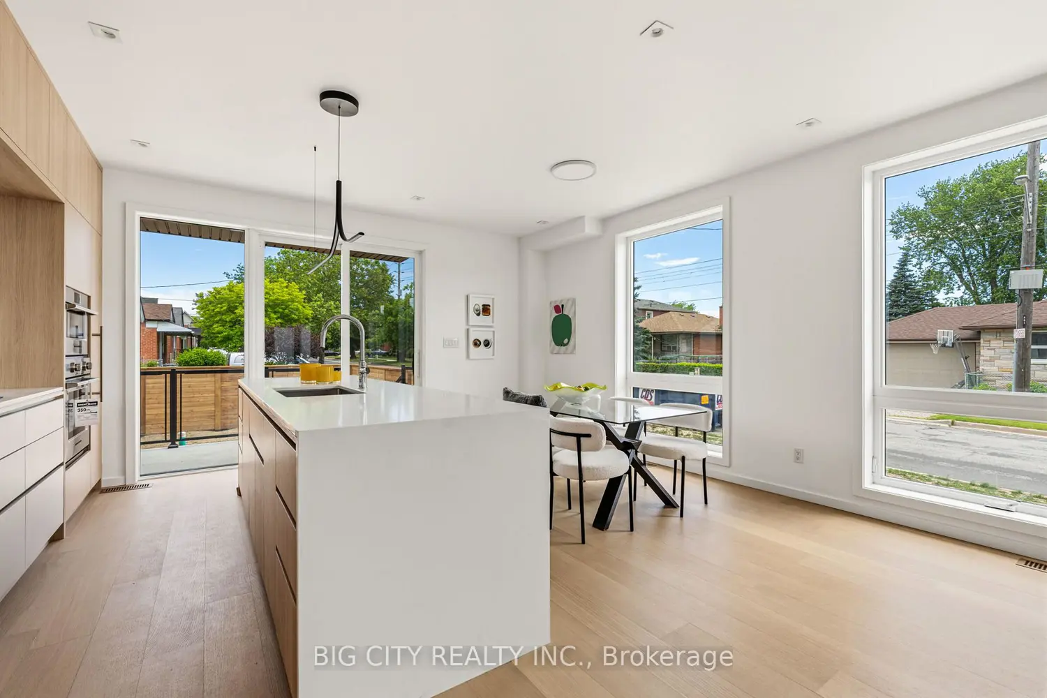 276 Lanor Avenue 1 photo 4