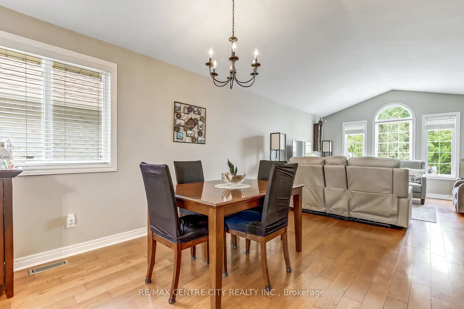 26 Oriole Lane photo 2