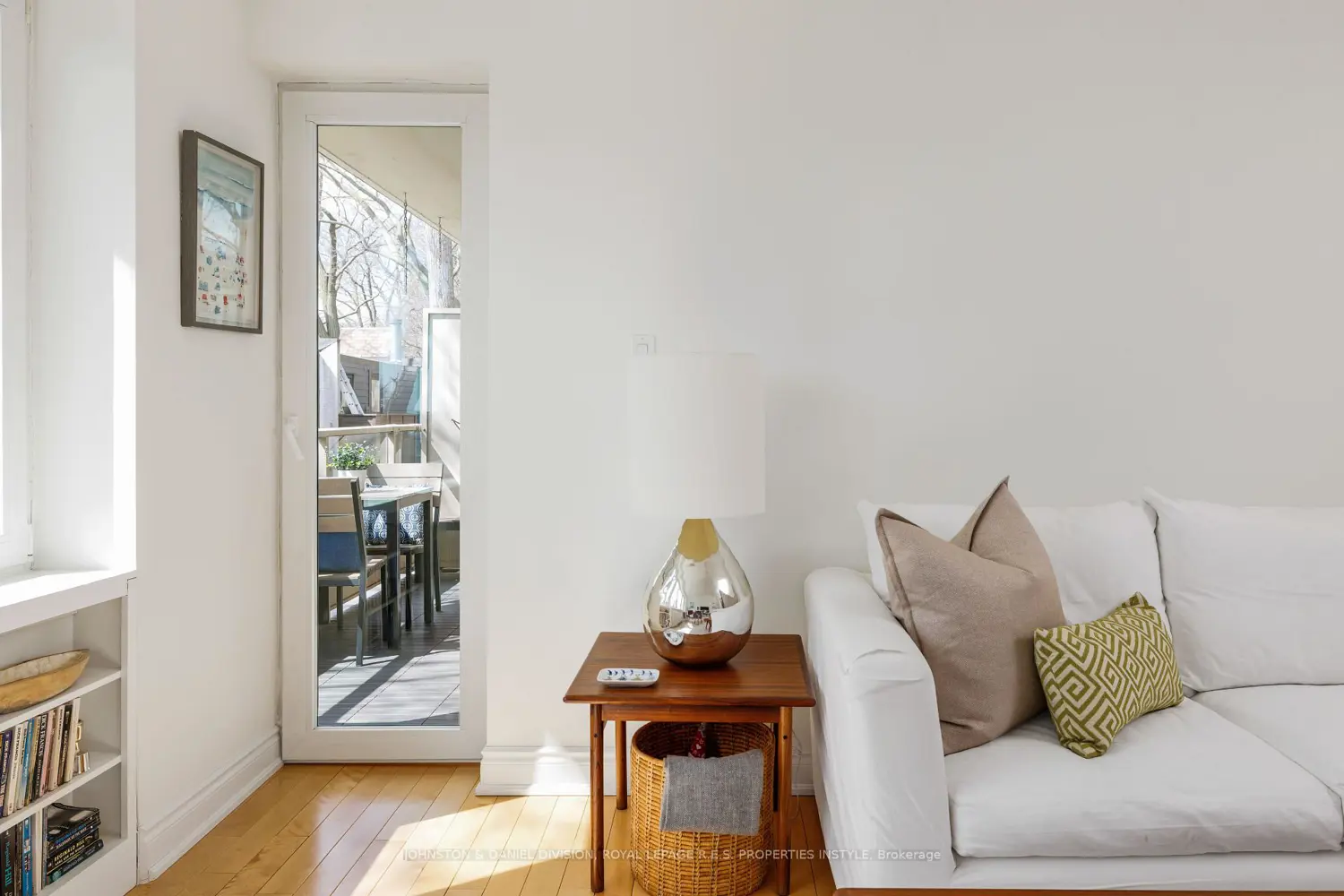 2368 Queen Street 8 photo 4