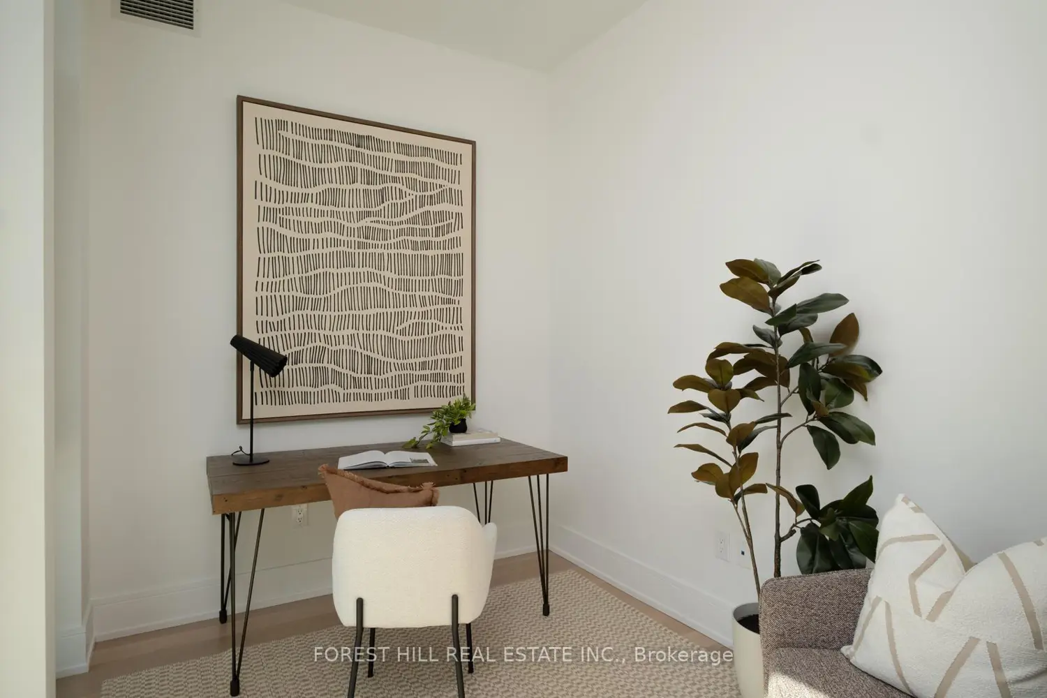 399 Royal Orchard Boulevard 1018 photo 3