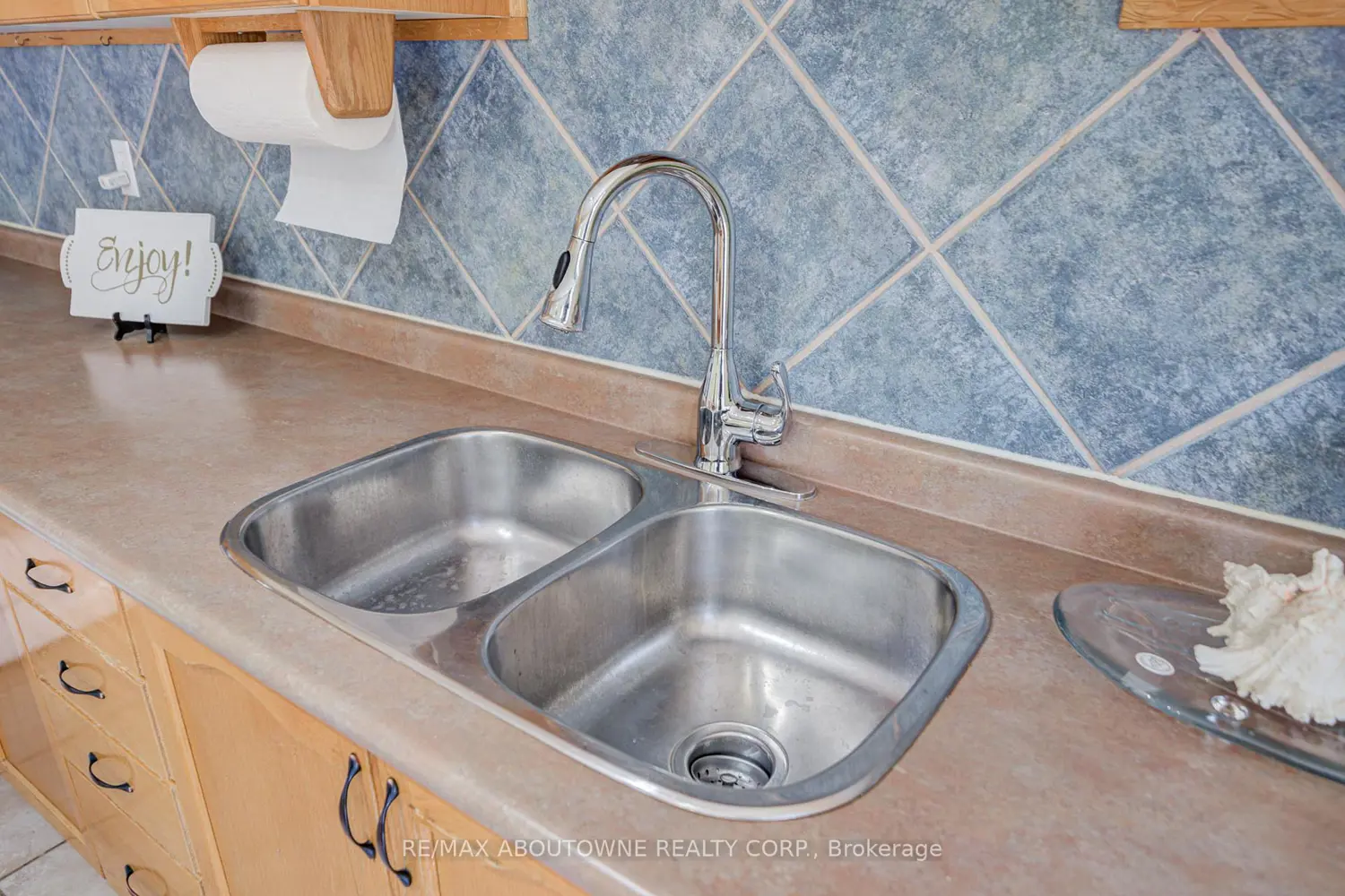 5128 Falconcrest Drive photo 4