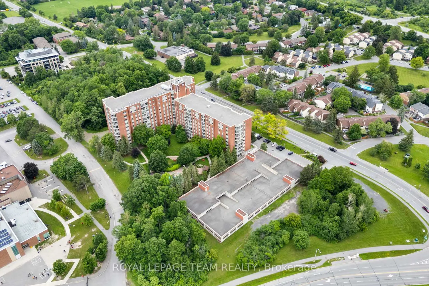 960 Teron Road 604 photo 3