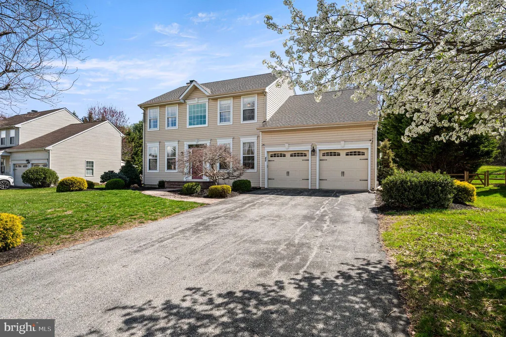 42 Emerald Ridge Drive, Bear, DE 19701 photo 2