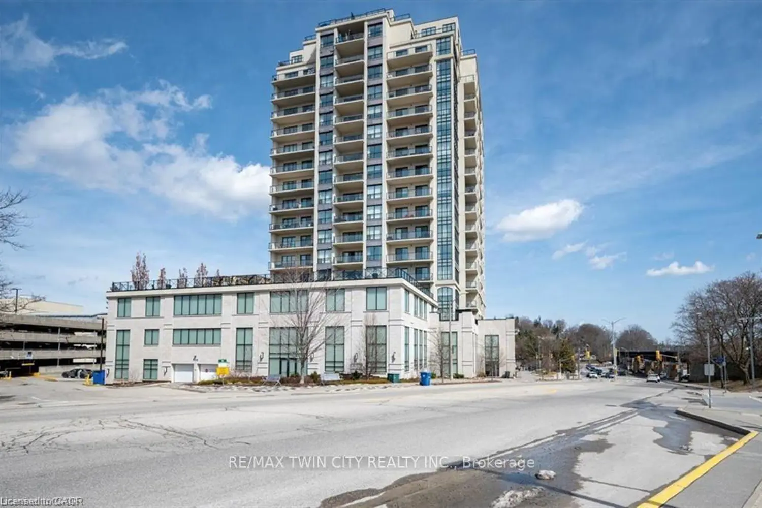 160 Macdonell Street #607