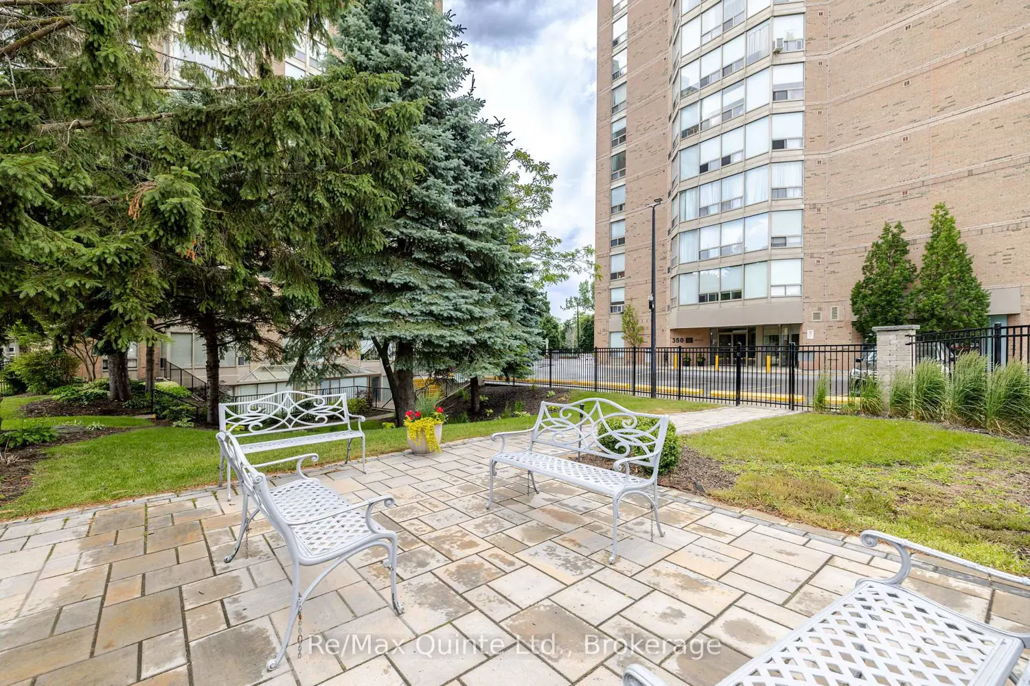350 Front Street 604 photo 2
