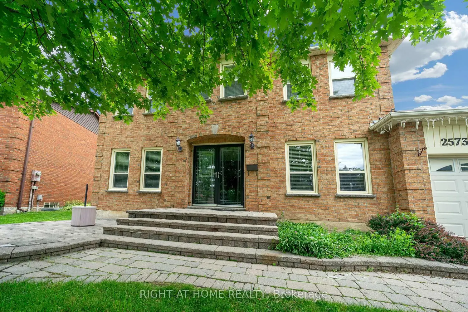 2573 Oshkin Court photo 2
