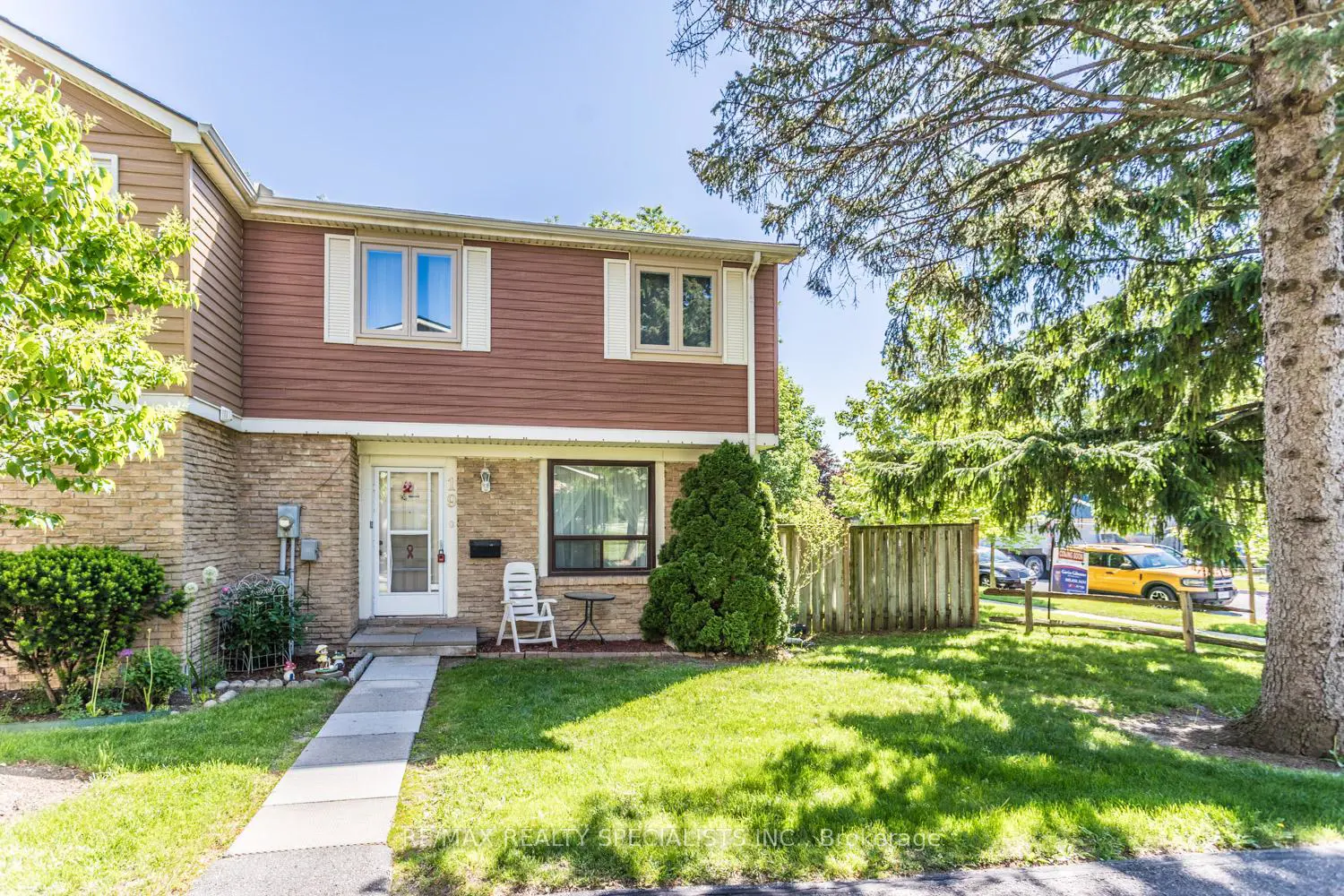 98 Falconer Drive 19