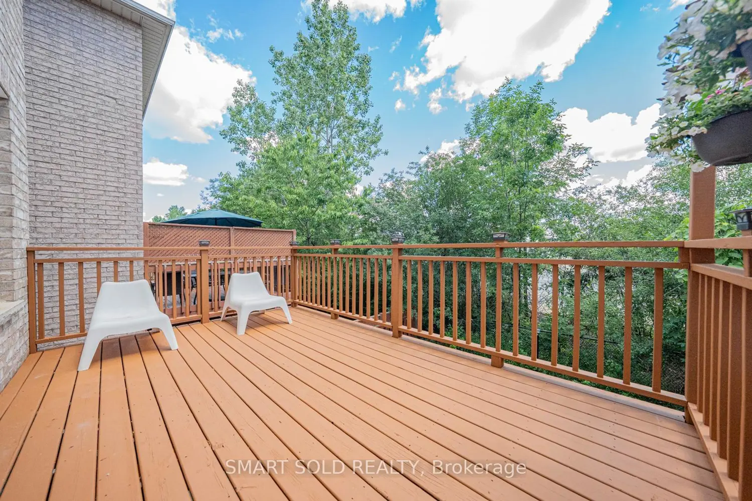 295 Bathurst Glen Drive photo 4