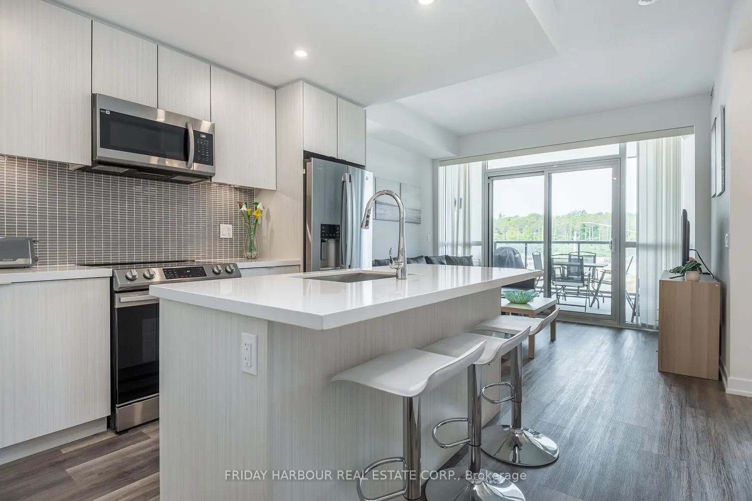 415 Sea Ray Avenue 306 photo 3