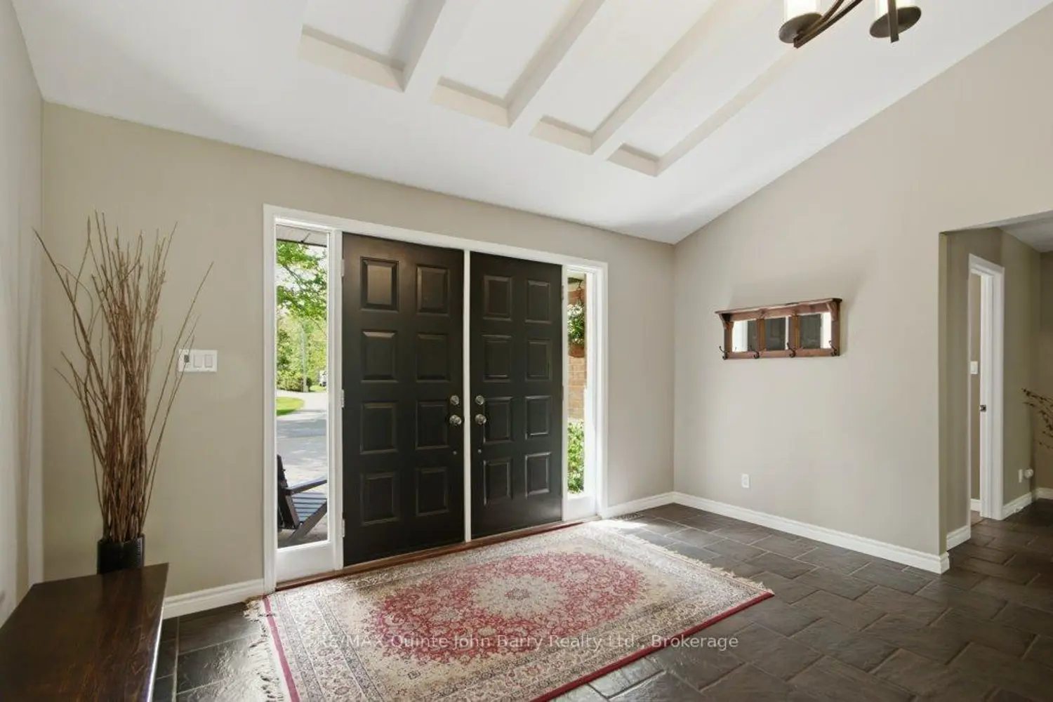 256 Colonial Drive photo 2