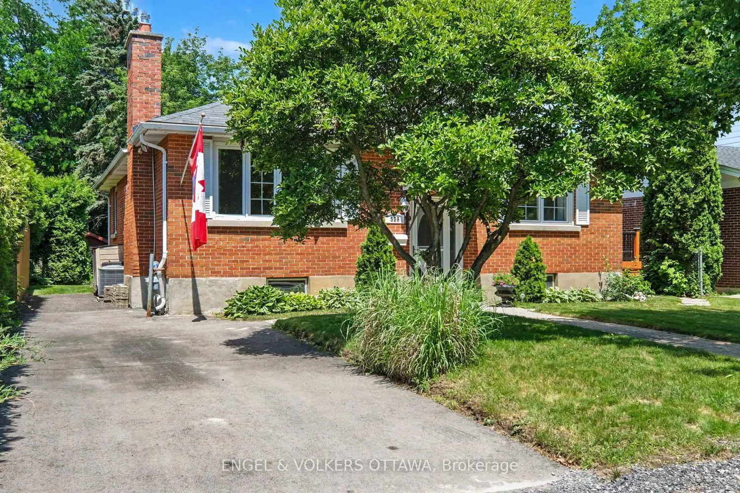 325 Summit Avenue photo 3