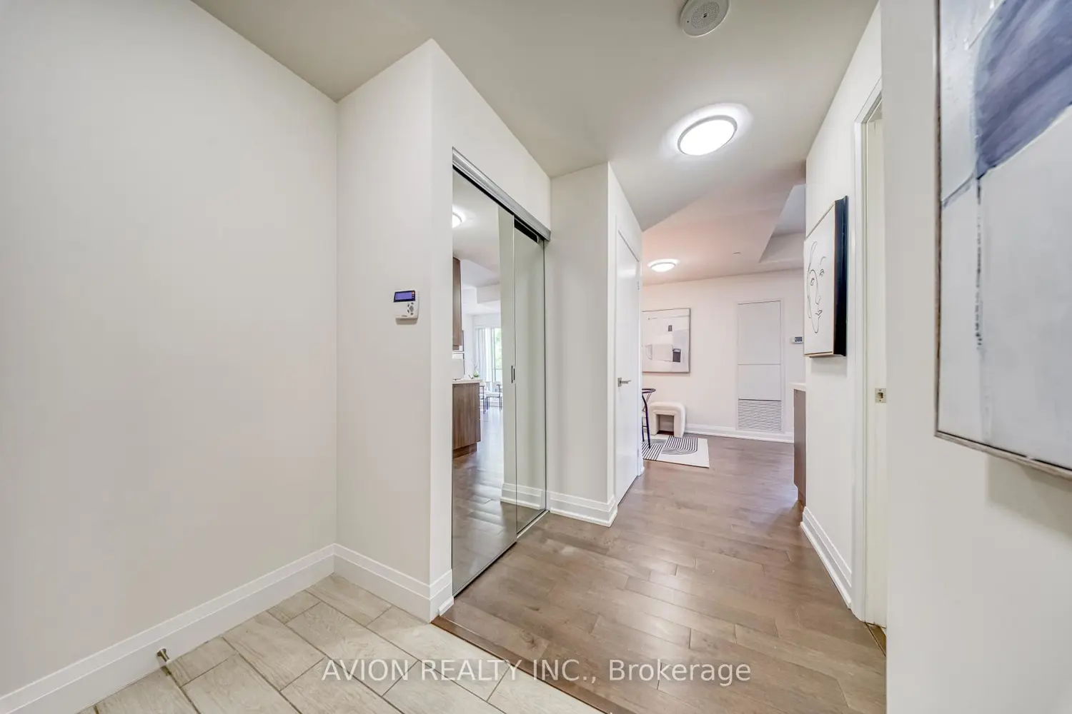 28 Uptown Drive 217 photo 4