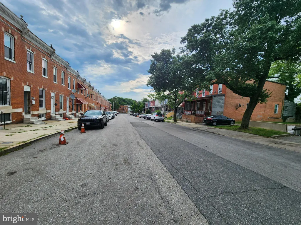 2552 W Pratt Street, Baltimore, MD 21223